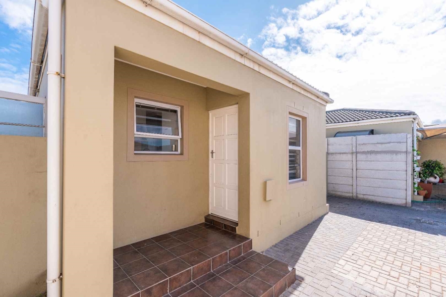 2 Bedroom Property for Sale in Muizenberg Western Cape